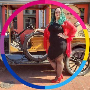 Meet your Posher, Laura